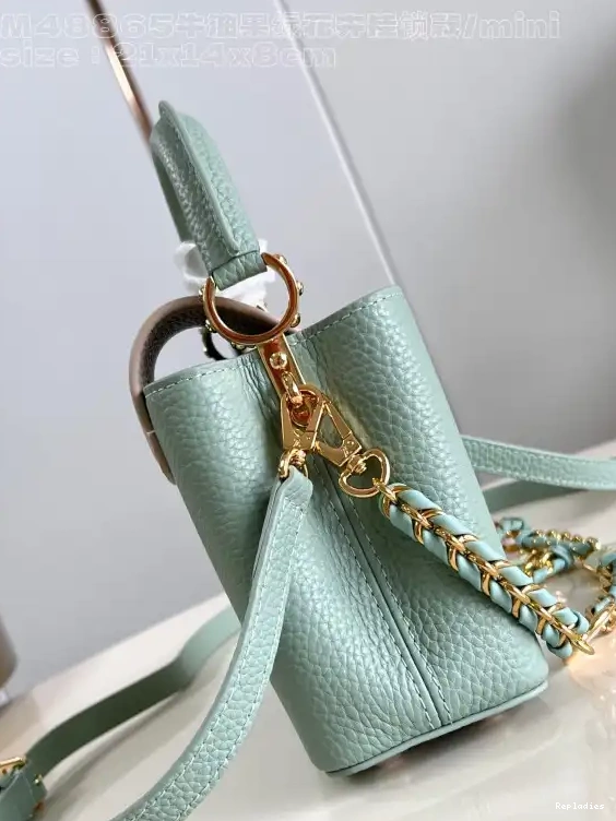 Rep ladies VUITTON LOUIS CAPUCINES MINI-21*14*8CM 0625